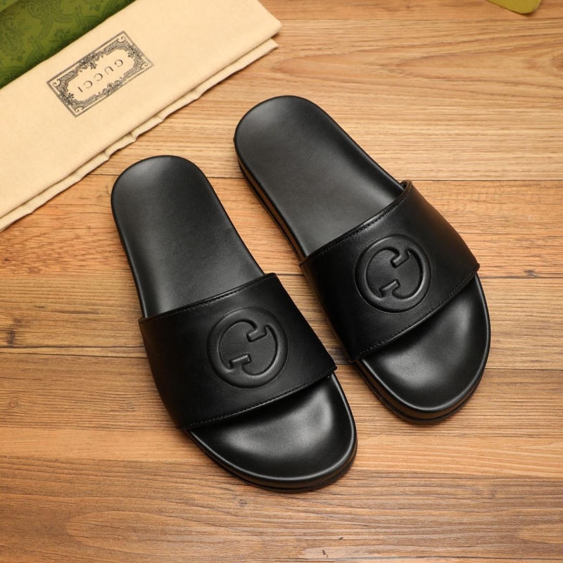 G*u*i slippers